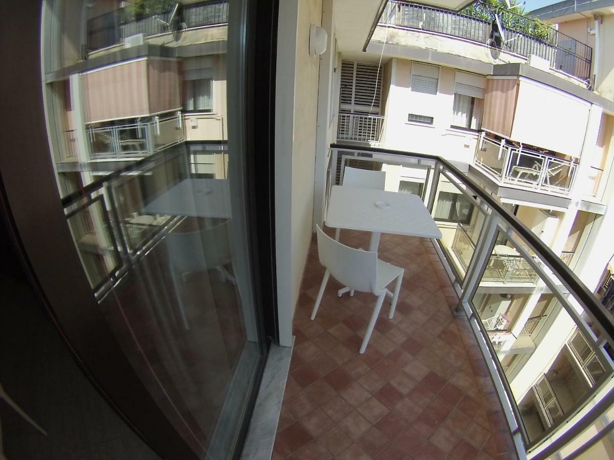 נאפולי Sonevi Rooms מראה חיצוני תמונה