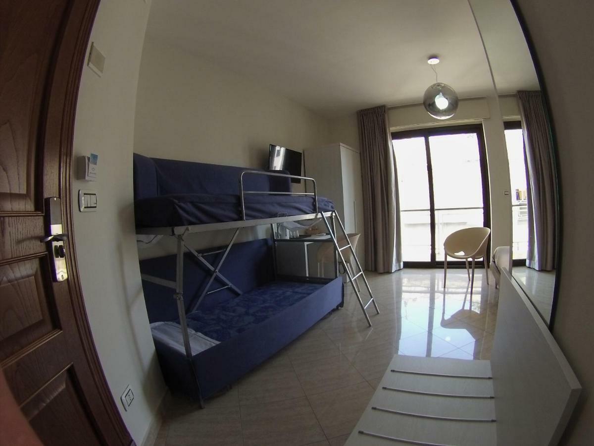 נאפולי Sonevi Rooms מראה חיצוני תמונה