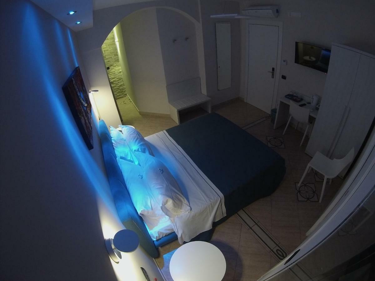 נאפולי Sonevi Rooms מראה חיצוני תמונה