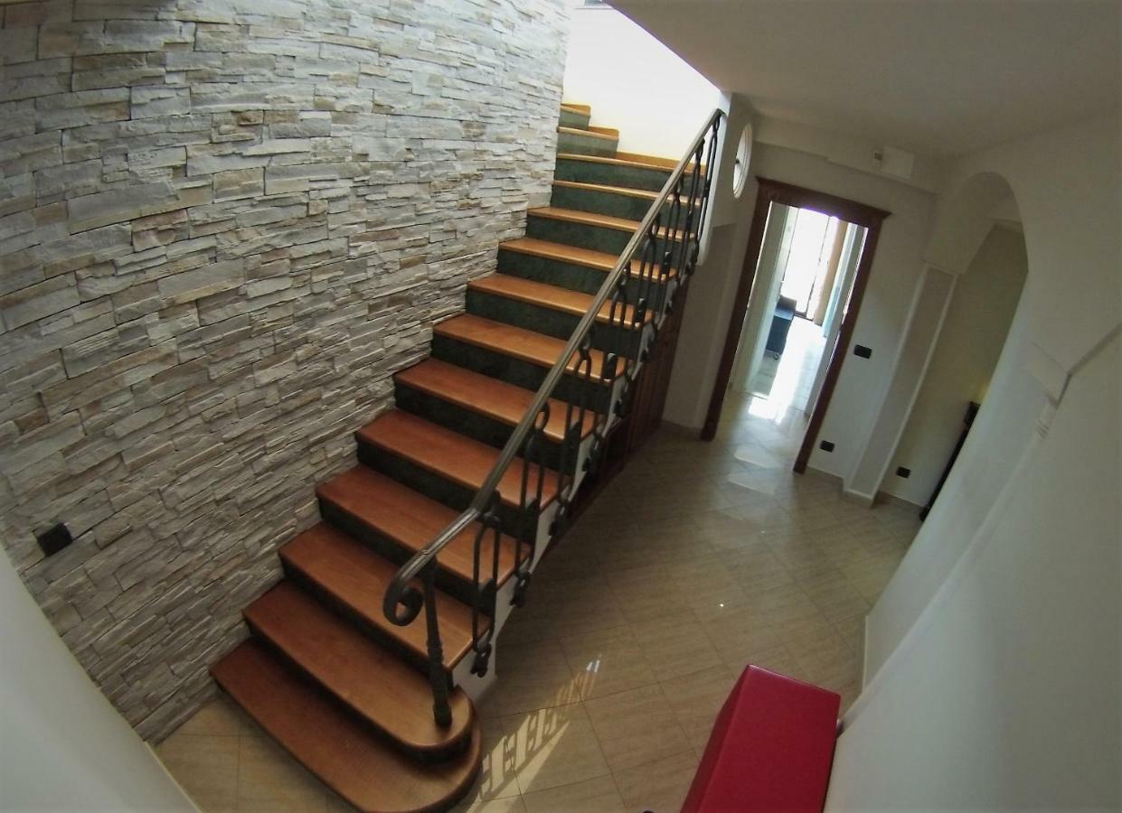 נאפולי Sonevi Rooms מראה חיצוני תמונה